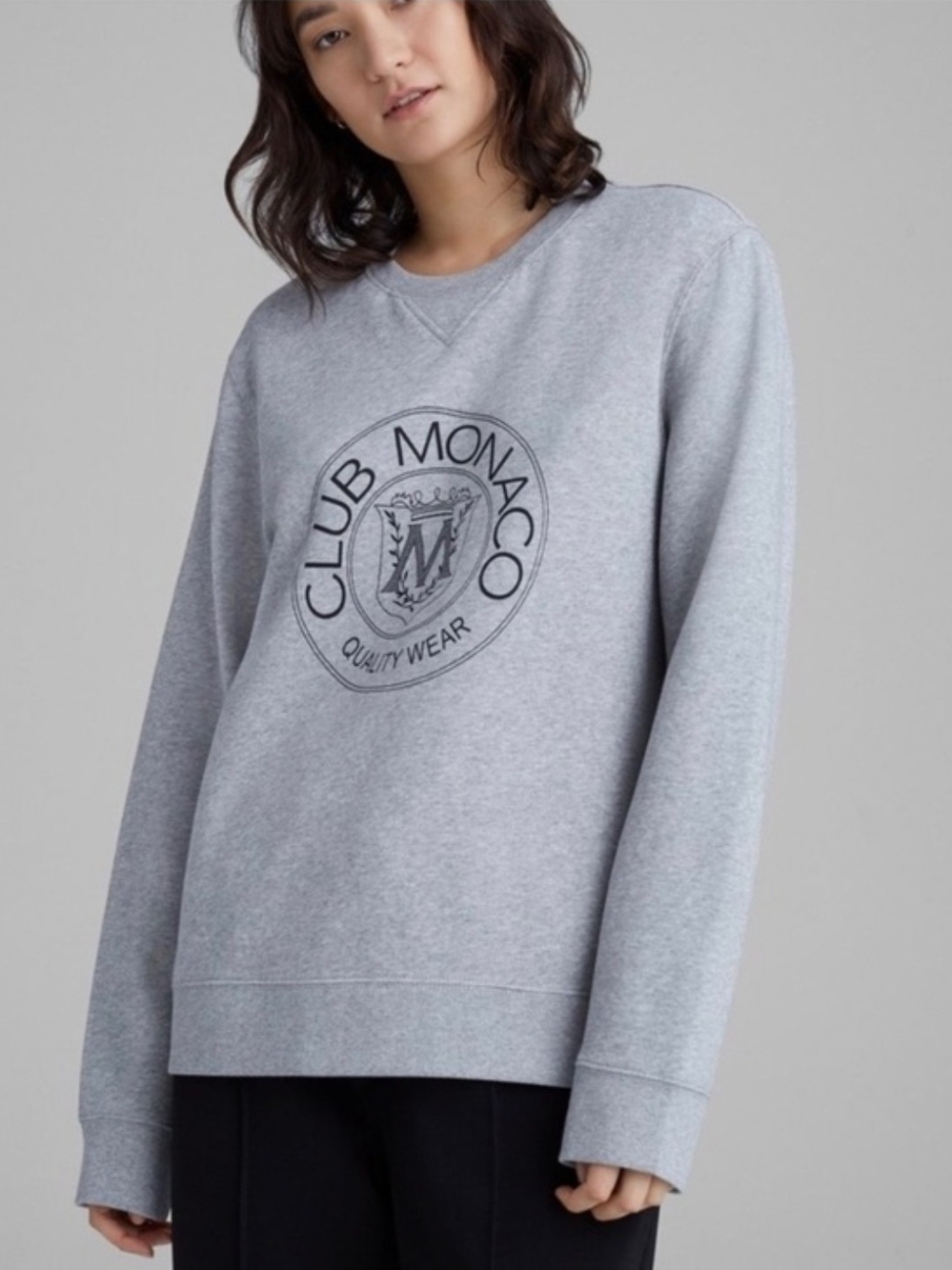 CLUB MONACO Heritage Crest Crewneck Sweatshirt Heathered Grey EUC Medium